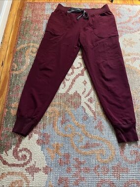 FIGS Zamora Jogger Scrub Maroon Women’s M EUC